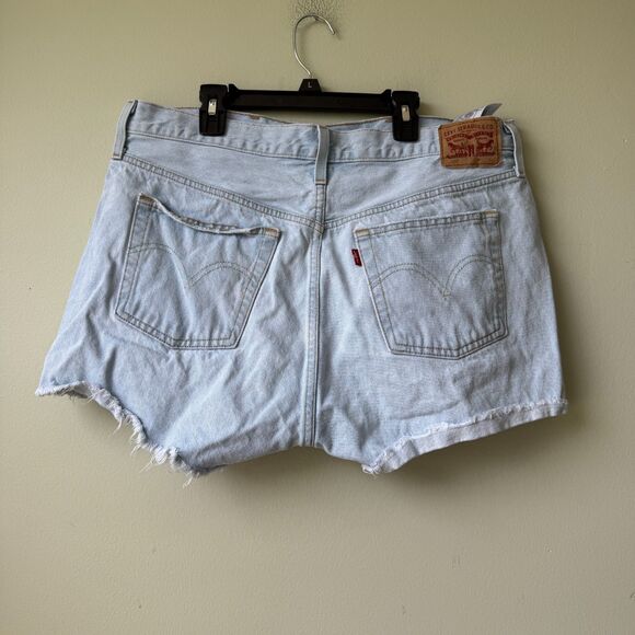 Levi’s 501 Button Fly Light-wash Cutoff Shorts - Size 34 - Picture 2 of 5